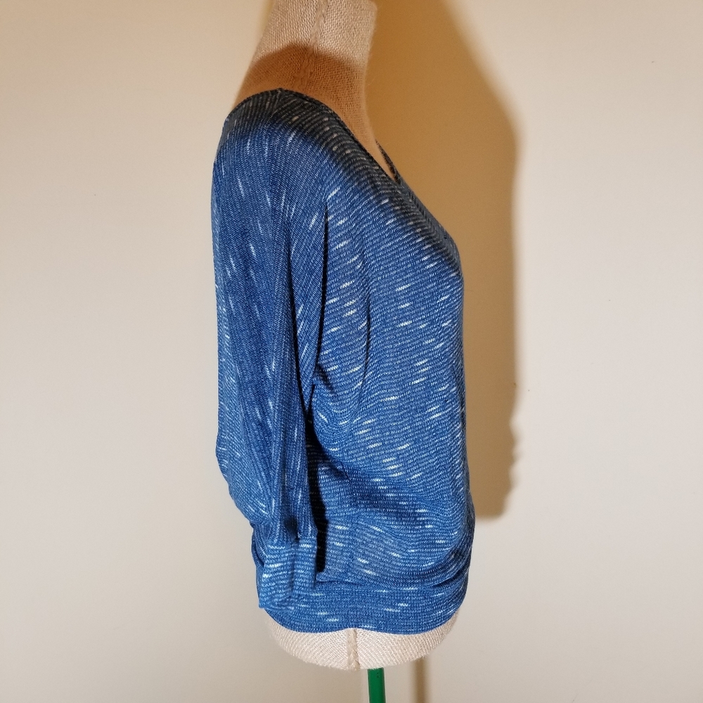 Derek Heart blue blended open back top - Picture 6 of 7